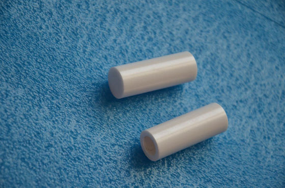 袖を薮で囲む高精度6.0g/cm3 ZrO2のジルコニアの陶磁器の管